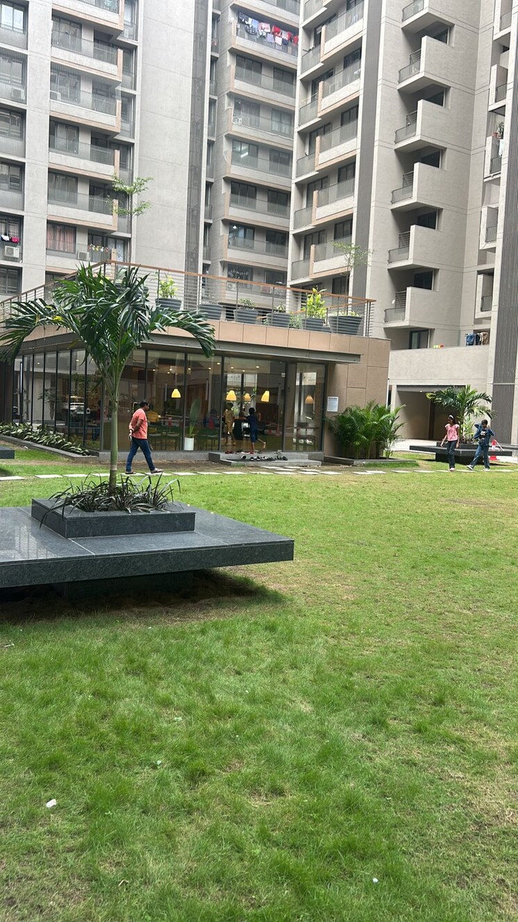 Garden, shilp-revanta 3 Bedroom 1510 Sq.Ft. Apartment In Shela Ahmedabad 9222886