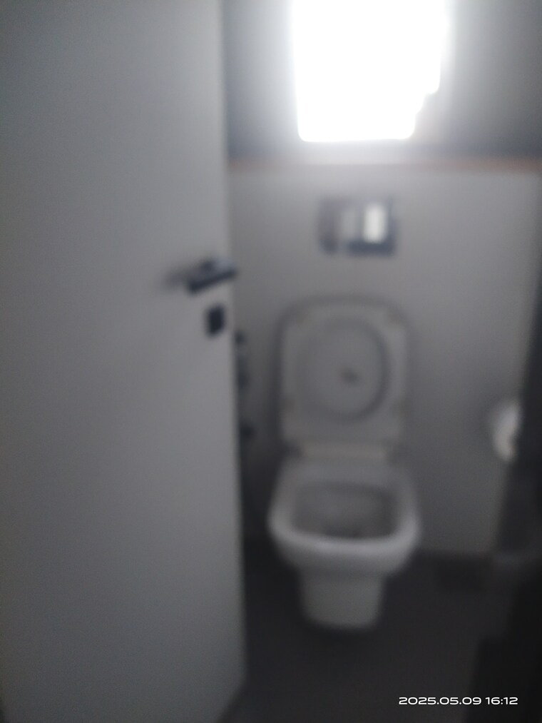 Washroom, commerce-center-andheri Commercial Office Space 2500 Sq.Ft. In Andheri West Mumbai 9222897