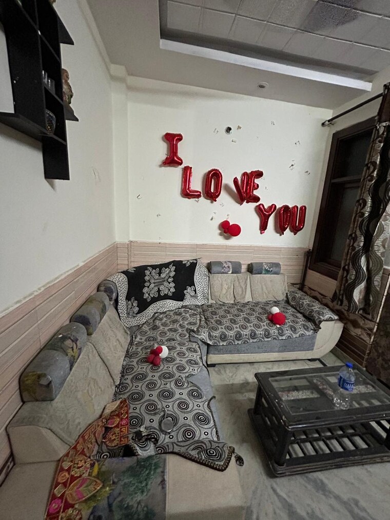 Living Room, uttam nagar 2 Bedroom 80 Sq.Yd. Builder Floor In Uttam Nagar Delhi 9222940