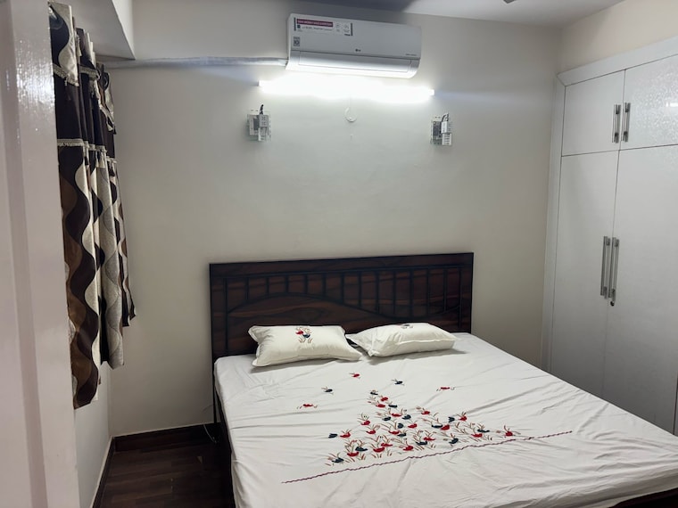 Bedroom, godrej-woods 3 Bedroom 3360 Sq.Ft. Apartment In Sector 43 Noida 9222942