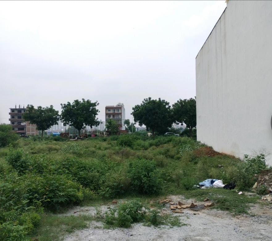 Plot For Sale in Parklands Sector 85 Farid