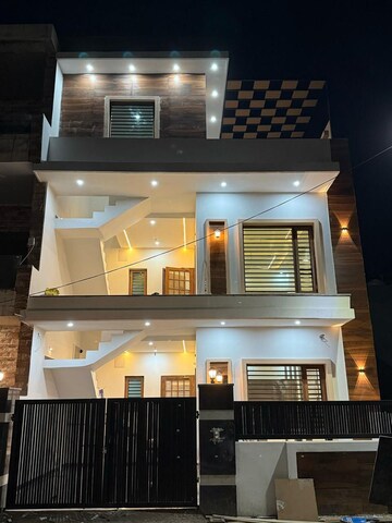 4 BHK Independent House For Sale in Sector 124