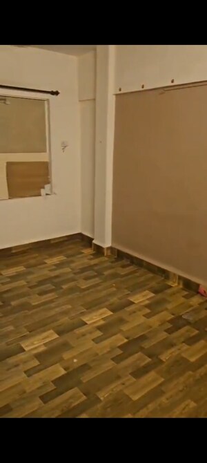 Room in 1 BHK Apartment at Mota Mansion Apartment, Andheri West – for Rent