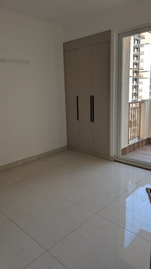 3 BHK Apartment For Rent in Sector 82