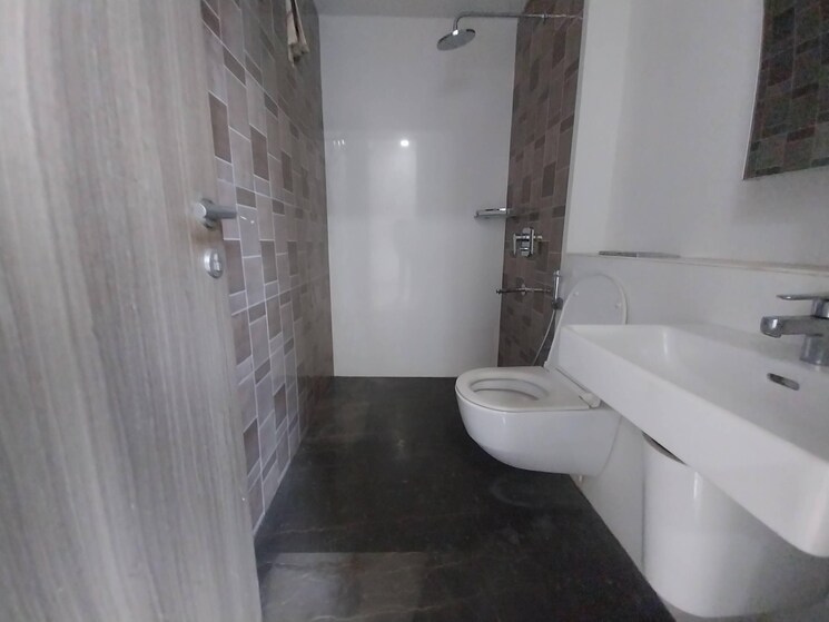 Bathroom, lodha-the-park-side 3 Bedroom 1908 Sq.Ft. Apartment In Worli Mumbai 9223133