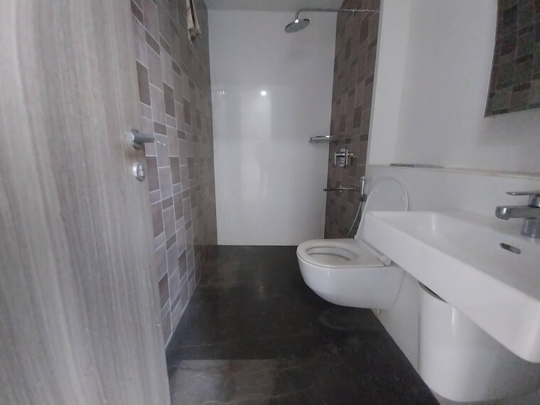 Bathroom, lodha-the-park-side 3 Bedroom 1908 Sq.Ft. Apartment In Worli Mumbai 9223133