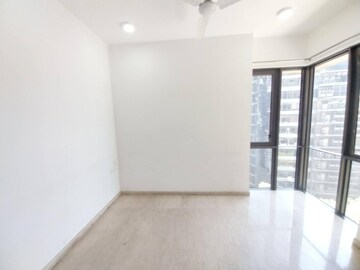 Room in 3 BHK Apartment at Lodha The Park Side, Worli – for Rent