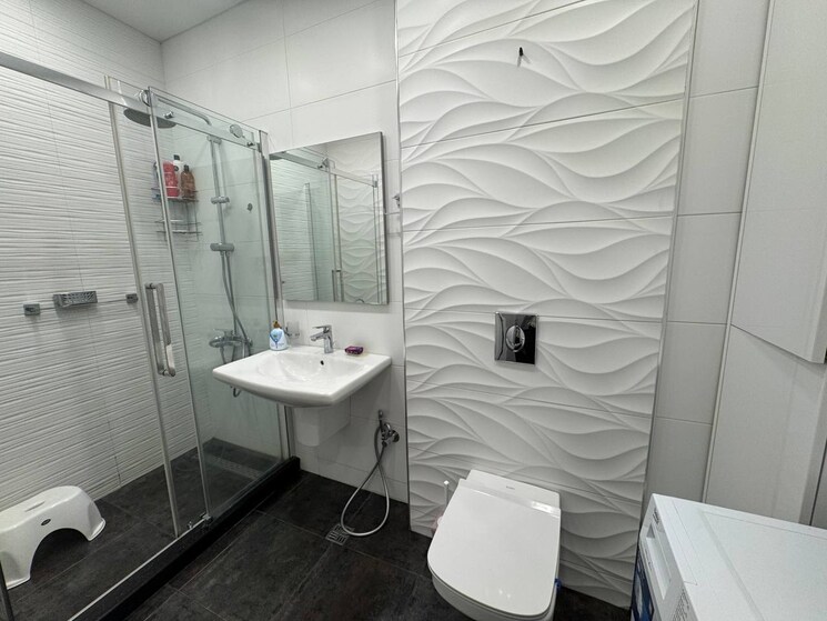 Bathroom, gaur yamuna city 3 Bedroom 1270 Sq.Ft. Builder Floor In Gaur Yamuna City Greater Noida 9223153