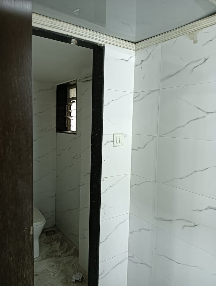 undefined, naupada Commercial Office Space 2000 Sq.Ft. In Naupada Thane 9223204