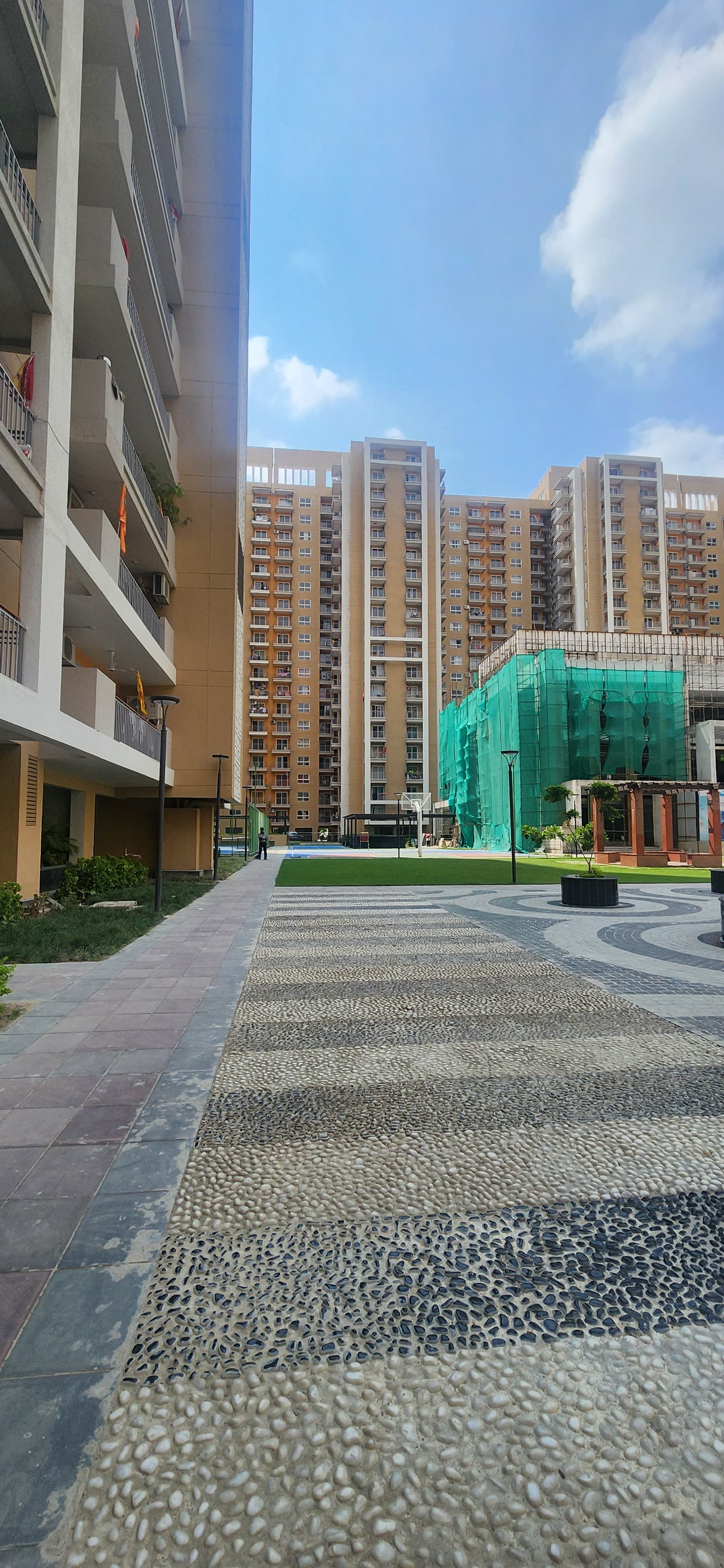 2 BHK + Servant Room Apartment For Sale in Rishita Mulberry Heights