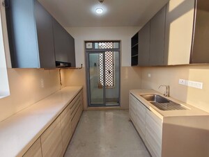 Room in 3 BHK Apartment at Piramal Vaikunth, Balkum Pada – for Rent