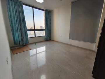 Room in 3 BHK Apartment at Piramal Vaikunth, Balkum Pada – for Rent