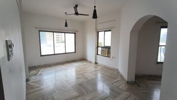 Room in 2 BHK Apartment at Sanghvi Aaditya Heights, Tardeo – for Rent