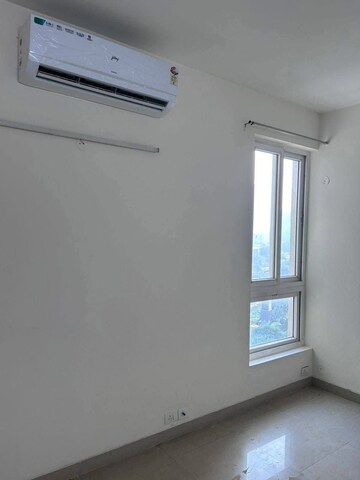 Room in 2 BHK Apartment at Emaar Emerald Estate, Sector 65 – for Sale