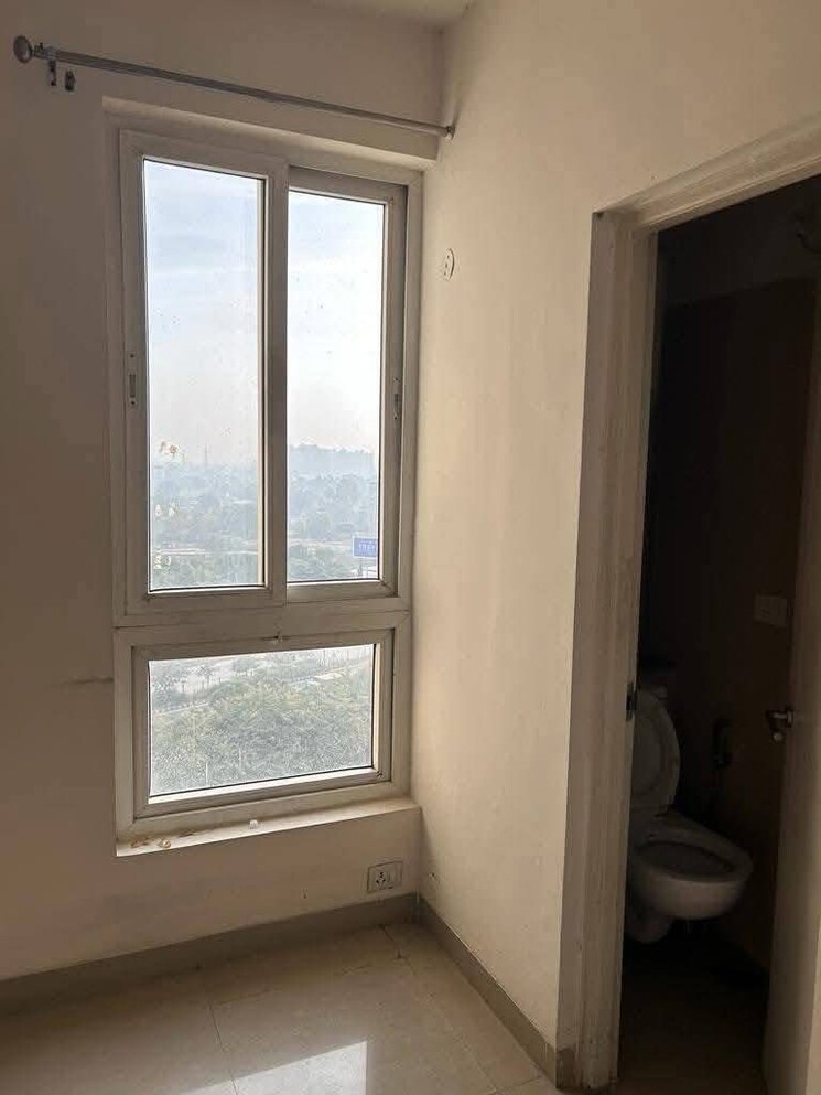 undefined, emaar-emerald-estate 2 Bedroom 1020 Sq.Ft. Apartment In Sector 65 Gurgaon 9223250