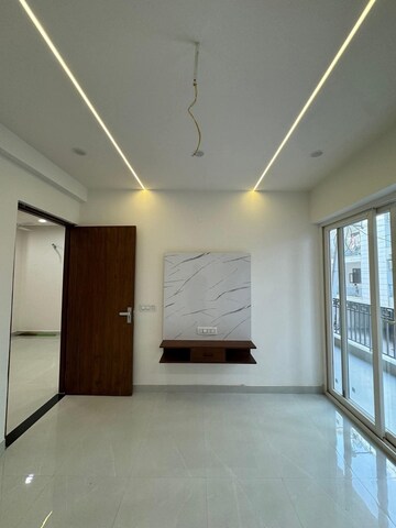 Room in 3 BHK Builder Floor at Pir Machalla – for Sale