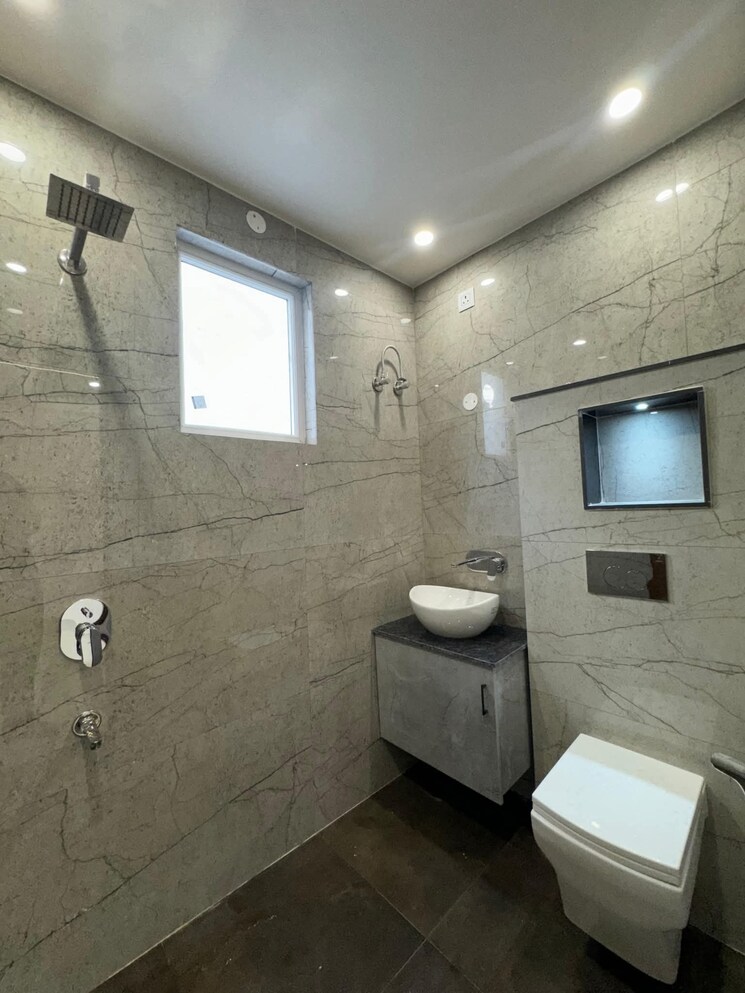 Bathroom, pir machalla 3 Bedroom 1550 Sq.Ft. Builder Floor In Pir Machalla Zirakpur 9223278