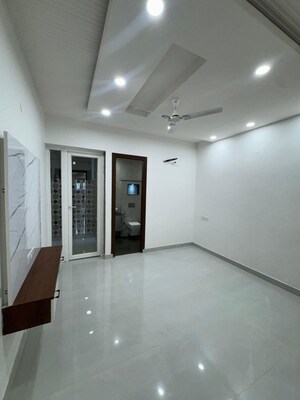 Room in 3 BHK Builder Floor at Pir Machalla – for Sale