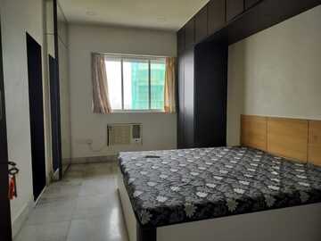 Bedroom in 2 BHK Apartment at Sunita Apartment, Peddar Road – for Rent