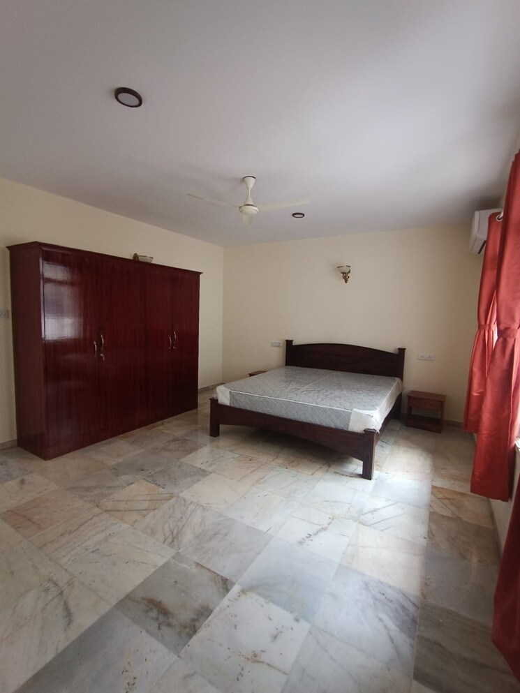 Bedroom, garden-homes 6+ Bedroom 7000 Sq.Ft. Independent House In Halasuru Bangalore 9223339