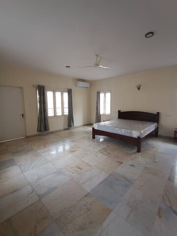Bedroom in 6+ BHK Independent House at Garden Homes, Halasuru – for Rent
