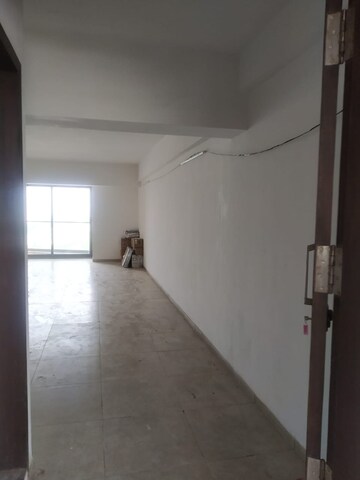Room in  Office Space at Thaltej – for Rent