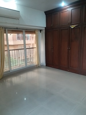 Furnished Amenities in 3 BHK Apartment at Rustomjee 9 JVPD, Juhu – for Rent