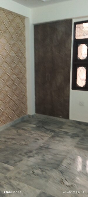 Room in 1 BHK Builder Floor at Shalimar Garden – for Sale