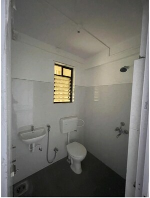 Bathroom in 2 BHK Apartment at Dosti Oak, Kolshet Industrial Area – for Sale