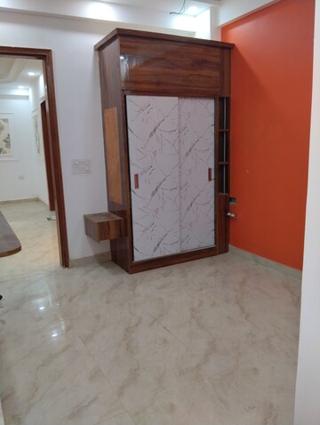 Room in 3 BHK Builder Floor at Sector 73 – for Sale