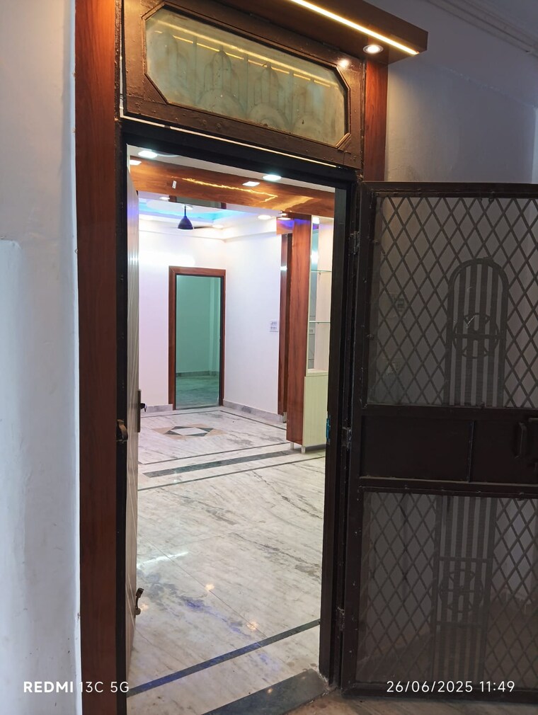 Room, shalimar garden 2.5 Bedroom 850 Sq.Ft. Builder Floor In Shalimar Garden Ghaziabad 9223418