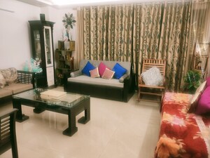 Living Room in 4 BHK Builder Floor at Kriti CGHS, Sector 21c – for Sale