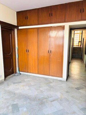 Room in 2 BHK Apartment at Natwar Enclave, Sanjay Nagar Sector 23 – for Rent