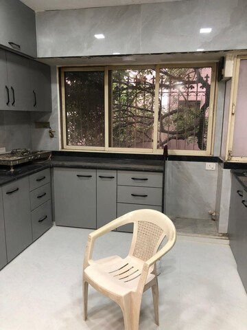 Team Area in 3 BHK Apartment at Prestige Court, Khar West – for Rent