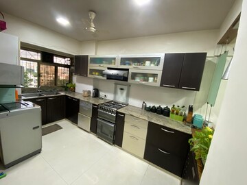 Team Area in 2 BHK Apartment at Panchavati Versova, Versova – for Rent