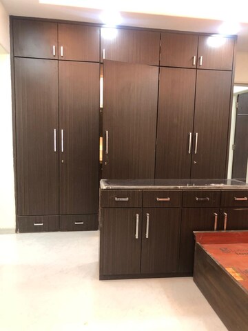 Furnished Amenities in 3 BHK Apartment at Prestige Court, Khar West – for Rent