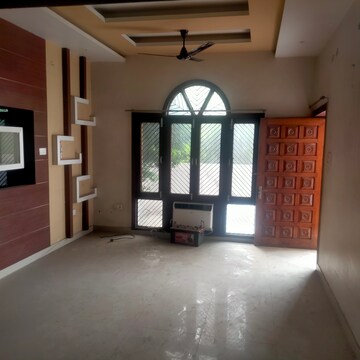  Office Space For Rent in Wazirganj