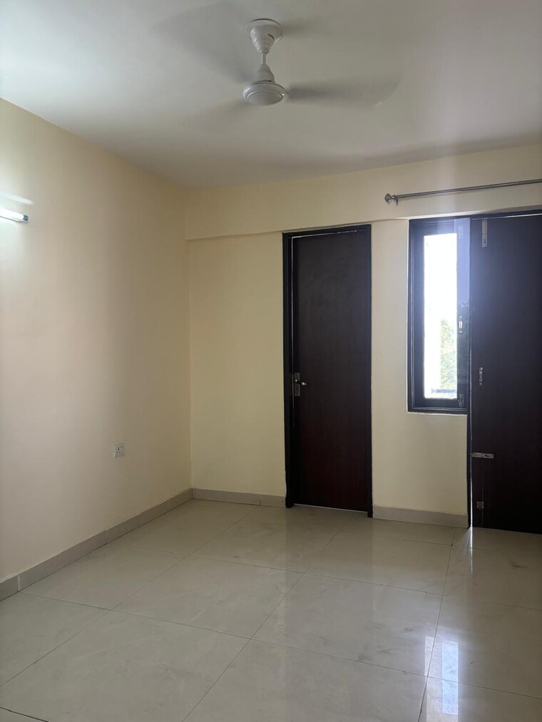 Room, satguru-apartments 3 Bedroom 2600 Sq.Ft. Apartment In Sector 52 Gurgaon 9223528