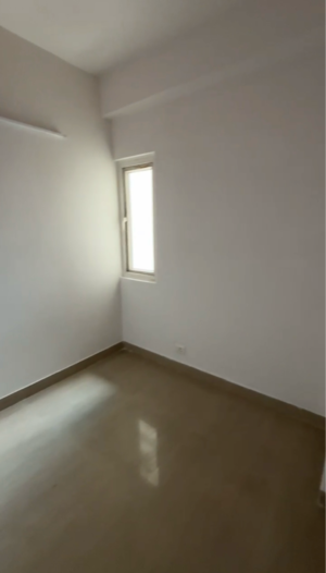 Room in 2.5 BHK Apartment at Fusion Homes, Tech Zone Greater Noida – for Sale