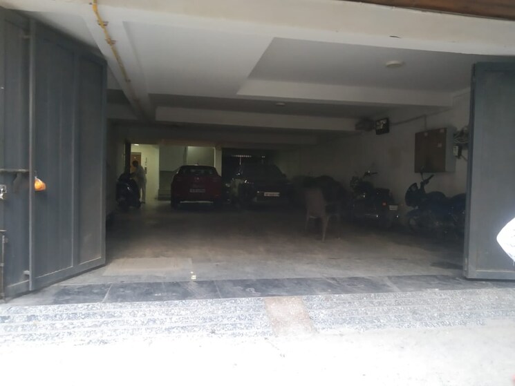  Parking, chattarpur 1 Bedroom 450 Sq.Ft. Apartment In Chattarpur Delhi 9223564