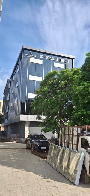  Office Space For Sale in Garh Road