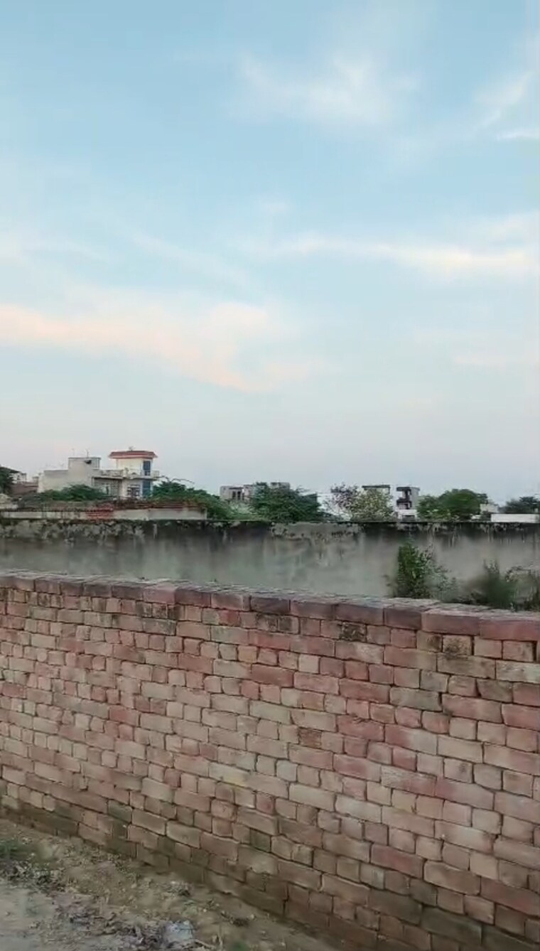 undefined, sector 162  1000 Sq.Ft. Plot In Sector 162 Noida 9223616