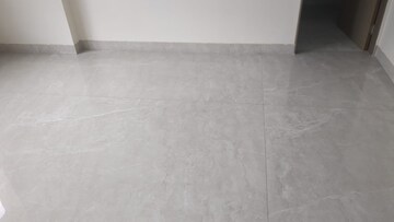 Room in 2 BHK Apartment at Mulund West – for Rent
