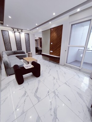 Room in 3.5 BHK Apartment at Sector 11 – for Rent