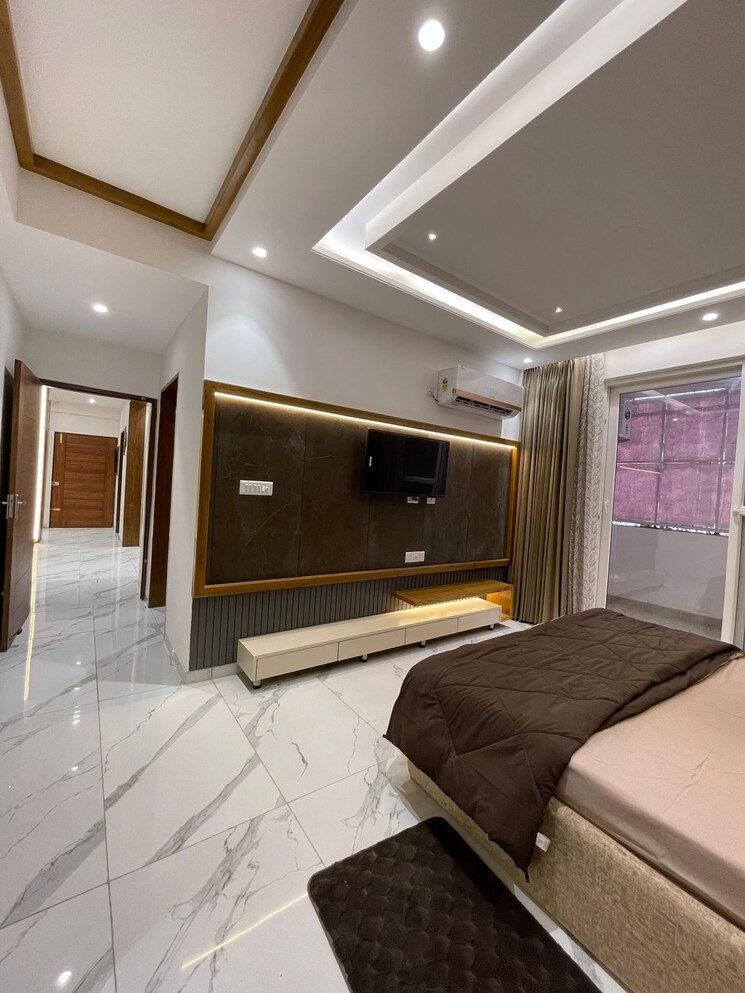 Bedroom, sector 11 3.5 Bedroom 250 Sq.Ft. Apartment In Sector 11 Panchkula 9223628