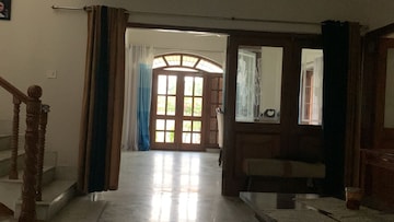Room in 4 BHK Independent House at Vasant Vihar – for Sale
