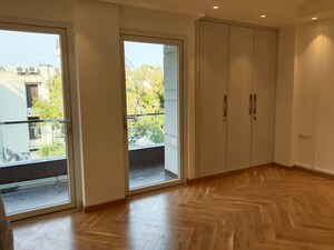 Room in 4 BHK Builder Floor at Nehru Enclave – for Sale