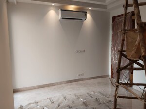 Room in 4 BHK Builder Floor at Nehru Enclave – for Sale