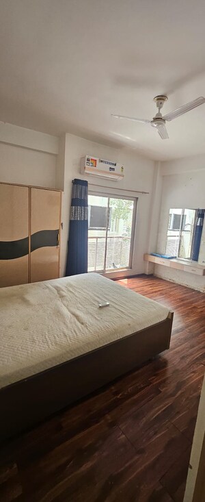 Bedroom in 3 BHK Apartment at Paldi – for Rent