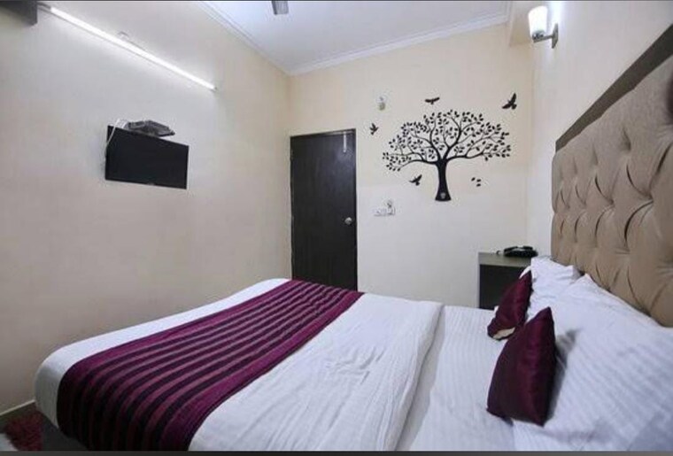 Bedroom, wazidpur Pg For Boys & Girls In Wazidpur 9223795